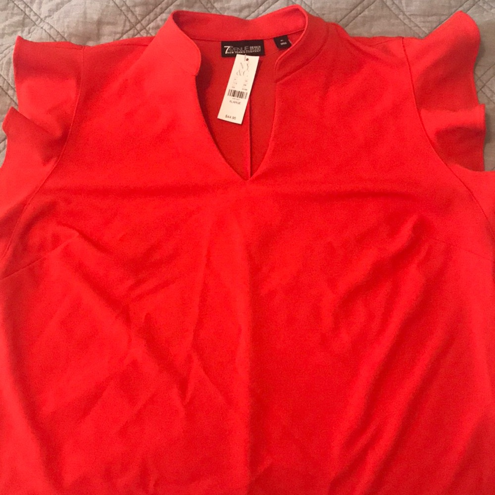 NY&Co tops NWT